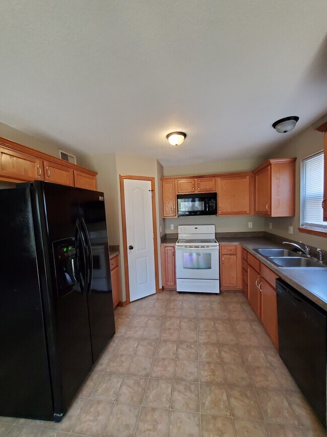 Foto del edificio - 1668 NW Garrett Dr