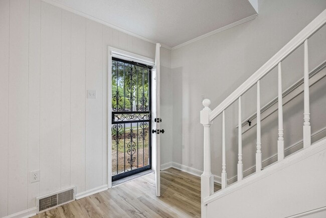 Building Photo - 6137 Quince Rd