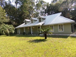 Building Photo - 14 Egret Dr
