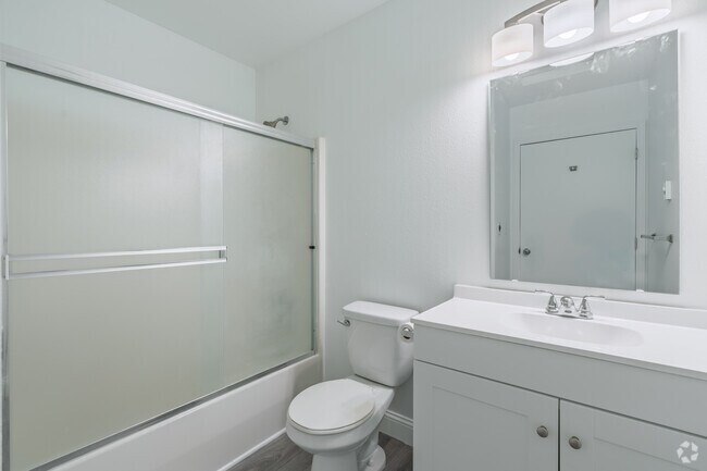 Estudio - 441 pies cuadrados - Baño - South Campus Place