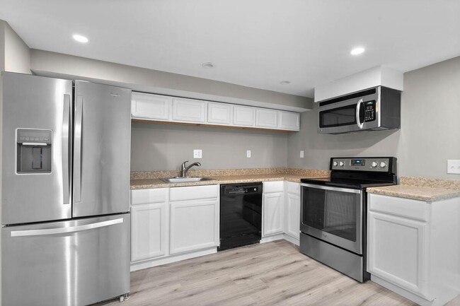 Building Photo - The Ideal 2BR, 1BA Washington, DC Condo!