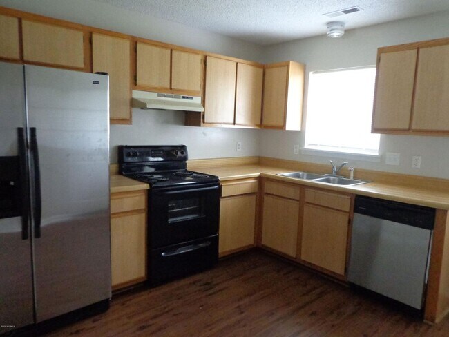 Foto del edificio - Well Maintained 2 Bedroom, 2 Bath Home-110...