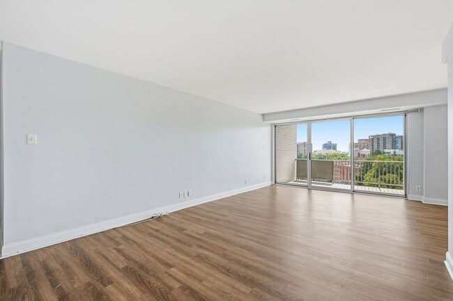 Photo - 8315 N Brook Ln #902 Apartment
