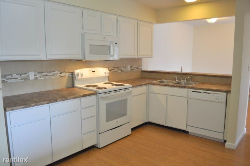 Primary Photo - 2290 E Fremont Ave