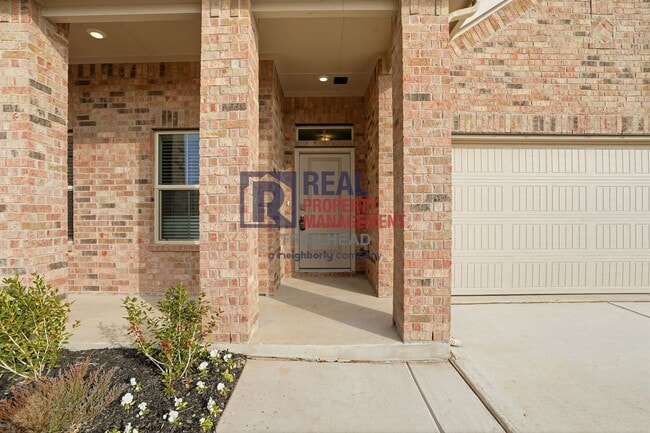 Building Photo - Functional Open-Concept Home in a Convenient Location