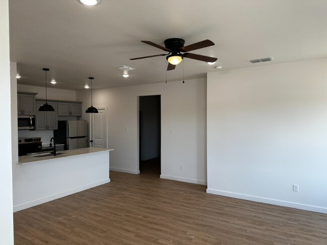 Foto del edificio - 5815 Urbana Ave