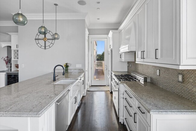 Foto del edificio - 322 W 4th St