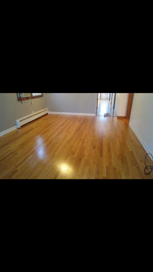 Building Photo - 6033 W Lawrence Ave