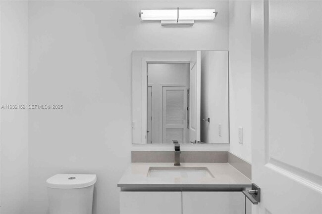 Foto del edificio - 101 Diplomat Pkwy