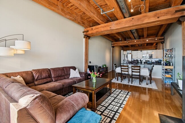 Photo - 333 S Desplaines St Apartment