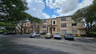 Building Photo - 3360 Pinewalk Dr N