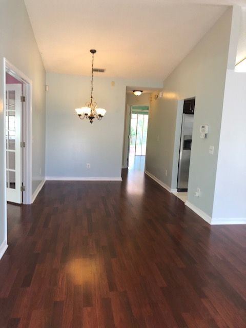 Foto del edificio - 9319 Bud Wood St