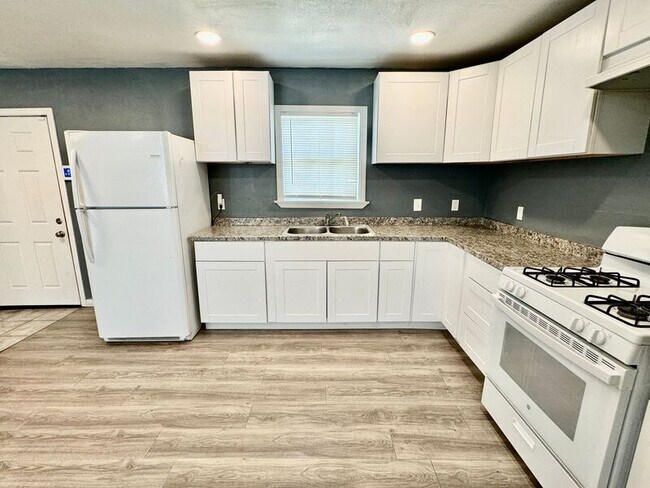 Foto del edificio - 859 E 52nd St N