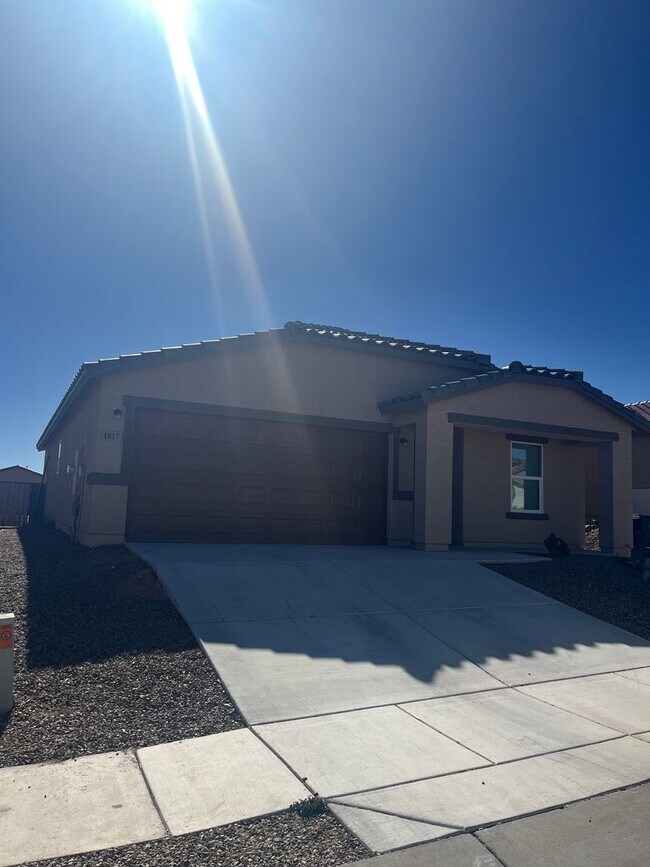 Foto del edificio - Beautiful Home In Benson, Perfectly Located for commute to Tucson or Sierra Vista