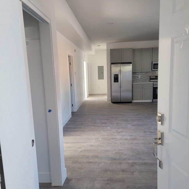 Building Photo - 2525 W 65th Pl