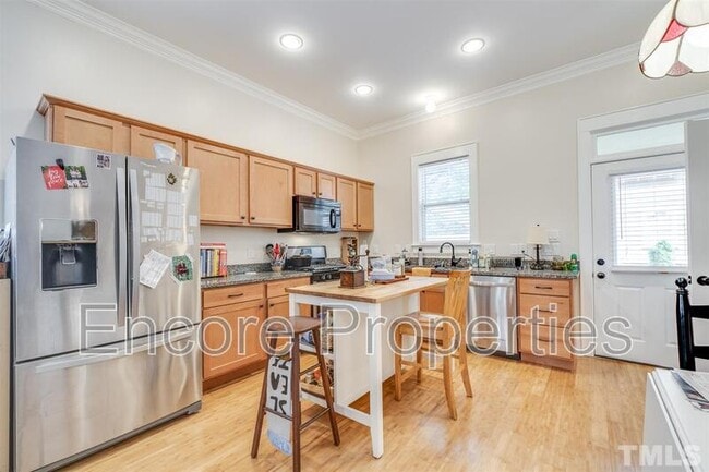 Building Photo - 1002 Monmouth Ave