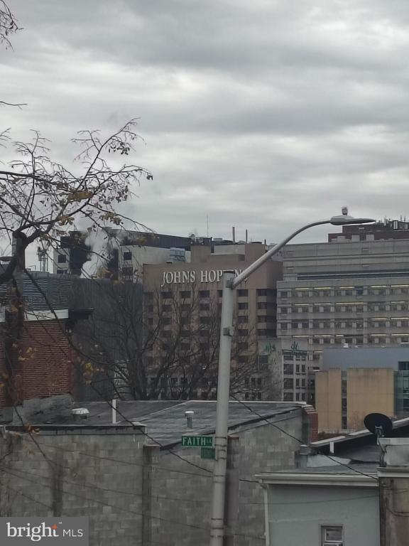 Foto del edificio - 1114 N Bond St