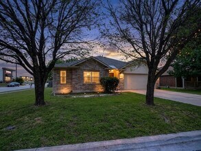 Building Photo - 800 Orchard St