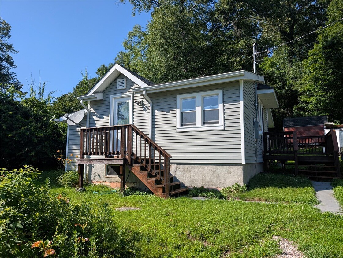 Foto principal - 51 Empire Dr