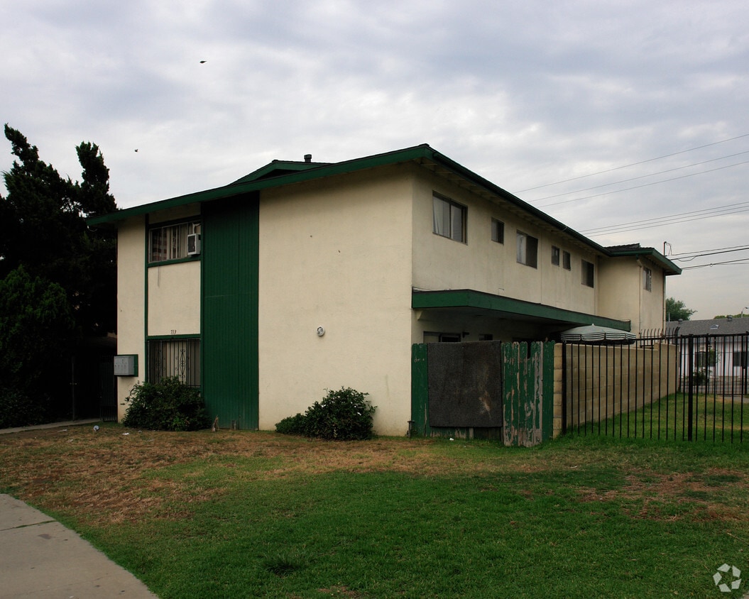 Building Photo - 733 N Palmetto Ave
