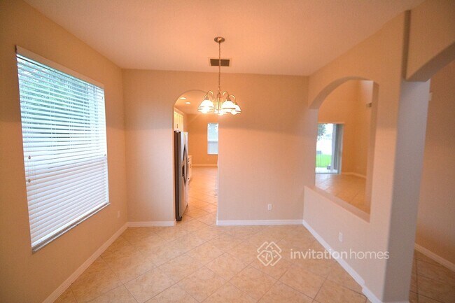 Building Photo - 12837 Cloverdale Ln