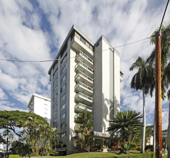 Primary Photo - Punahou Palms