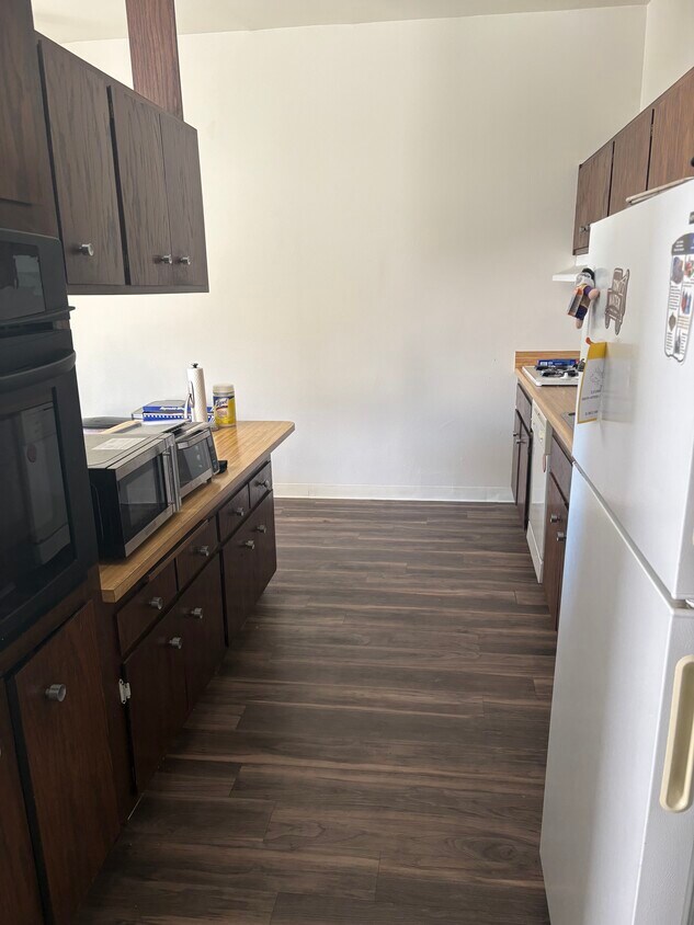 Foto principal - 1016 Drake Dr