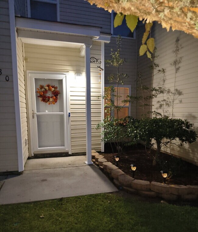 Foto del edificio - 130 Grand Oaks Dr