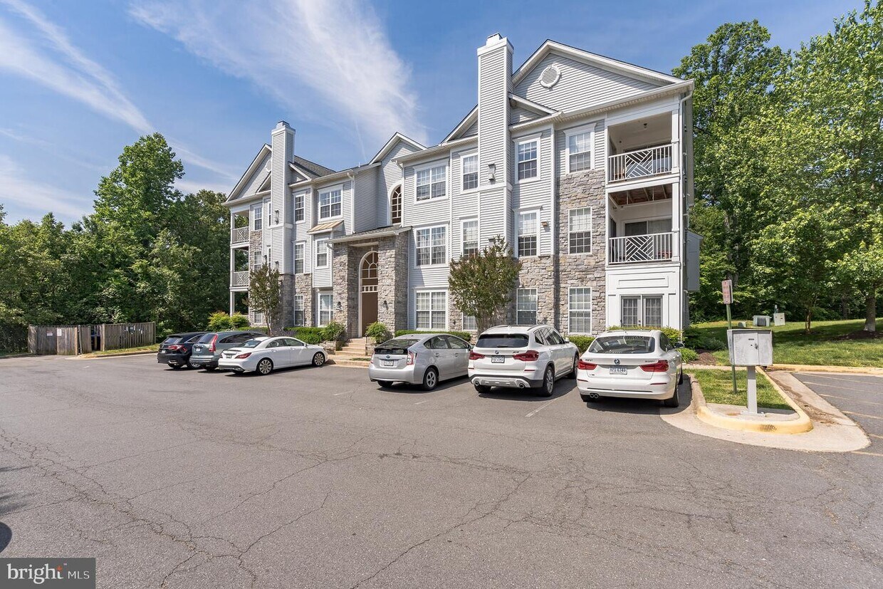 Primary Photo - 5990 Founders Hill Ct