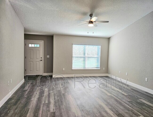 Foto del edificio - 6 Locust Run Ln