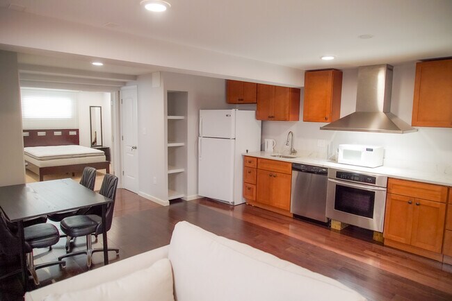 Building Photo - 5811 Robins Nest Ct