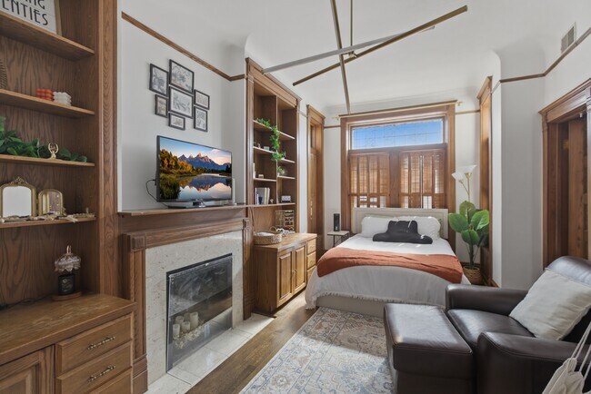 Foto del edificio - 850 W Oakdale Ave