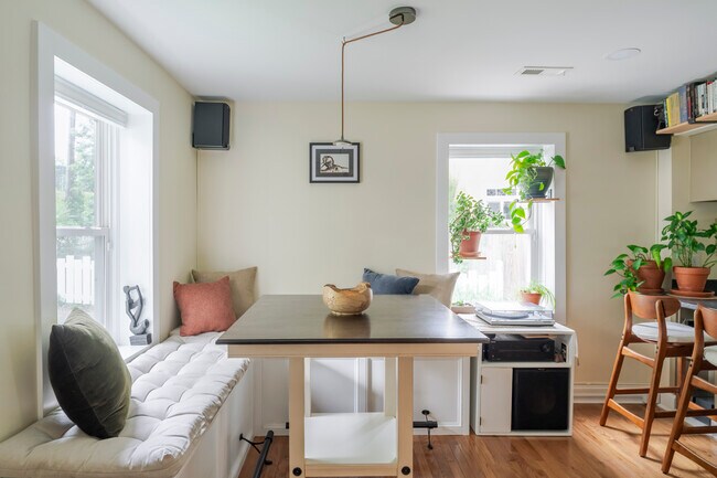 Foto del edificio - 304 11th St NW
