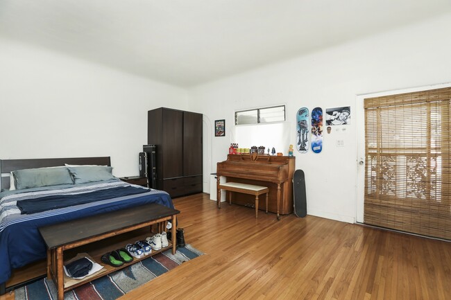 1st floor living room used as 4th bedroom - 2225 Lake Shore Ave