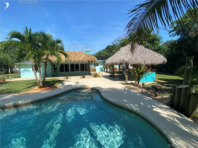 Foto del edificio - 2104 SE St Lucie Blvd
