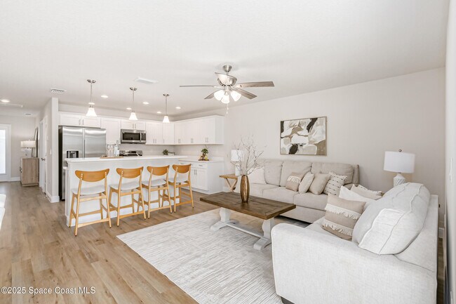 Foto del edificio - 177 Hidden Woods Pl