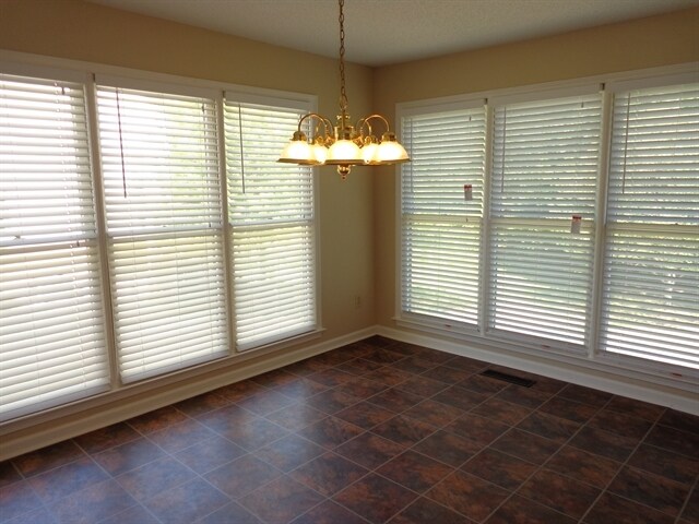 Building Photo - 2096 Glenellen Dr NW