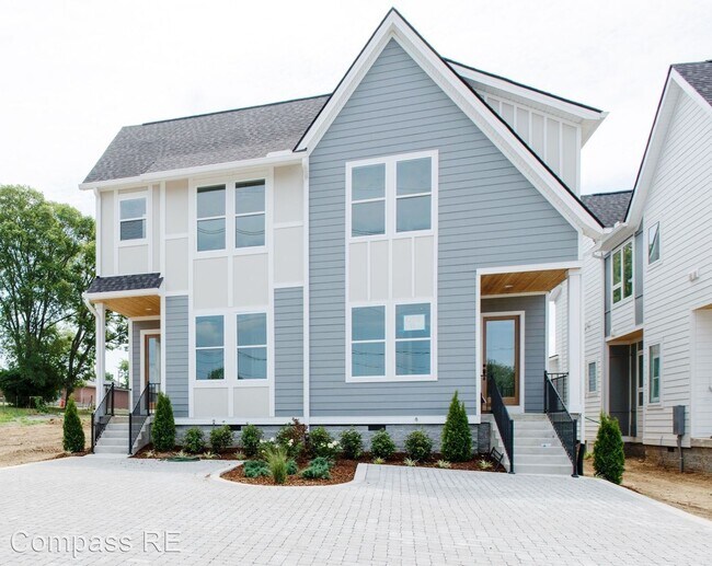 Building Photo - 4 br, 3.5 bath House - 608 D Annex Ave