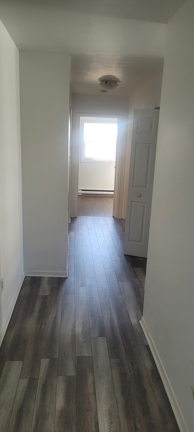 Building Photo - Lovely Unit for Renting
