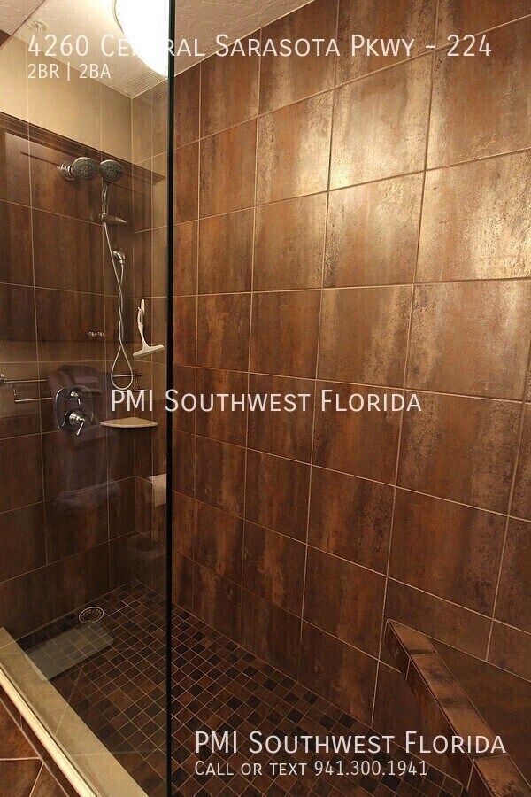 Foto del edificio - 4260 Central Sarasota Pkwy