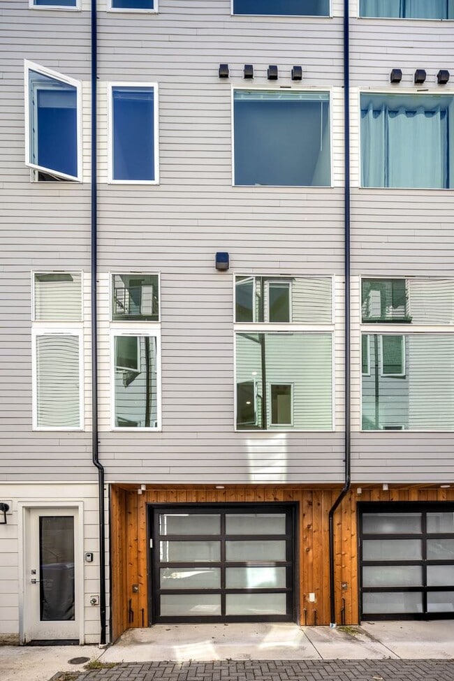 Building Photo - 8551 B Midvale Ave N-