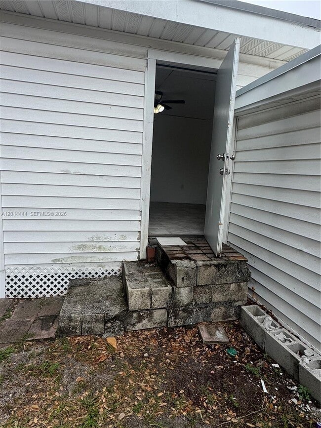 Foto del edificio - 3271 NW 15th St