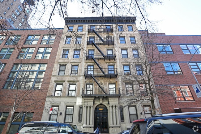 Building Photo - 10 W 93rd St