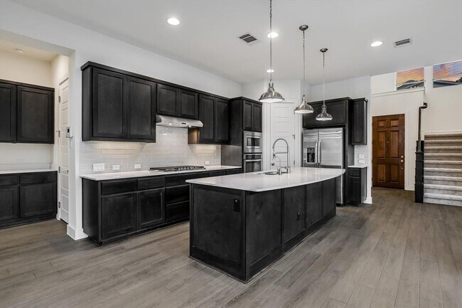 Foto del edificio - 301 Jeffrey David Ln W