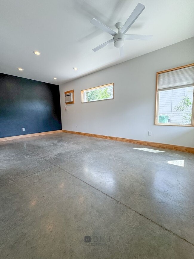 Building Photo - Cozy 2 BED / 1 BATH Single Family Home for...