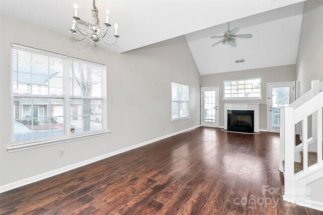 Foto del edificio - 11350 Yellow Spaniel Ct