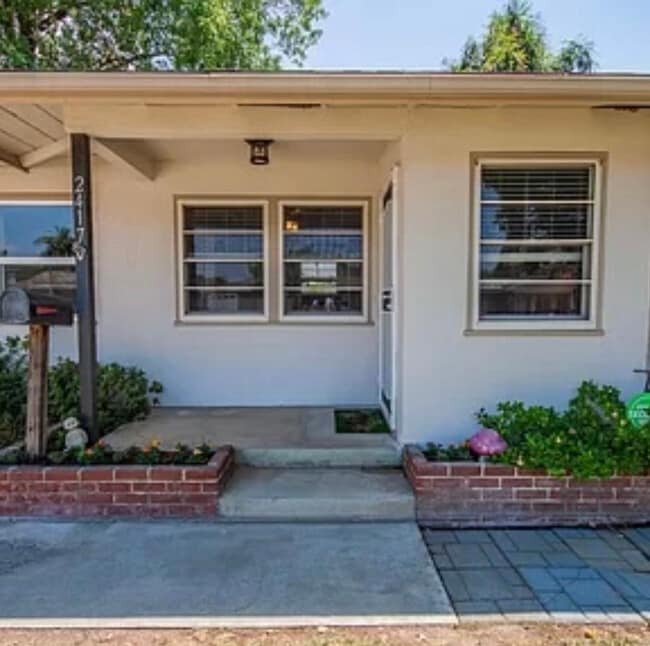 Foto del edificio - 2417 W College Ct