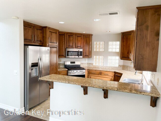 Building Photo - Beautiful home in the desirable Rancho Del Oro community!