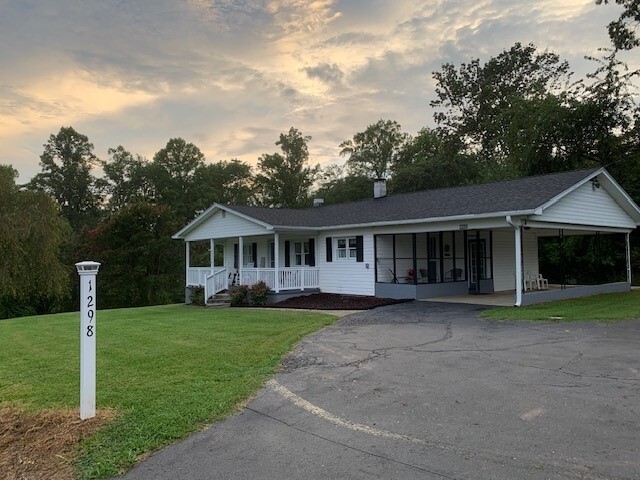 Building Photo - 1298 State Rd 690