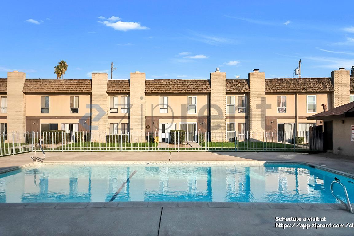 Primary Photo - 5301 Demaret Ave